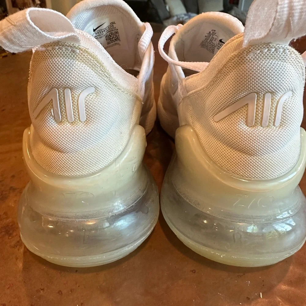 Nike White Air Max Sneakers Modern Sporty Design - Picture 2 of 7